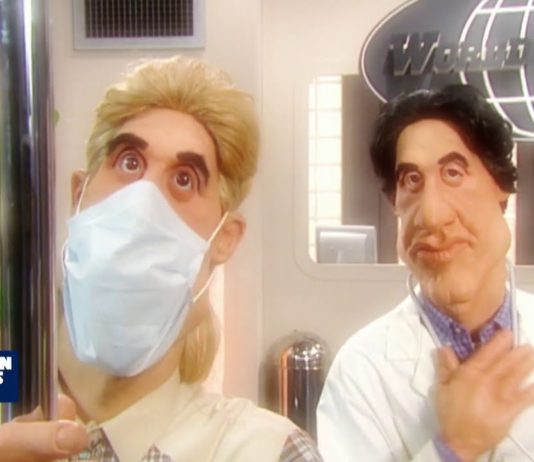 Le masque de papier ! – Les Guignols – CANAL+