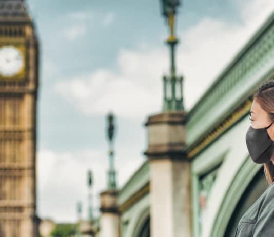 Le changement de discours du gouvernement britannique au sujet de la vitamine D et COVID-19