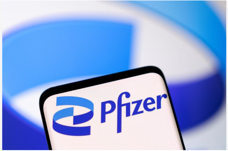 Pfizer poursuivi en justice pour avoir présenté de manière trompeuse l’efficacité de son vaccin